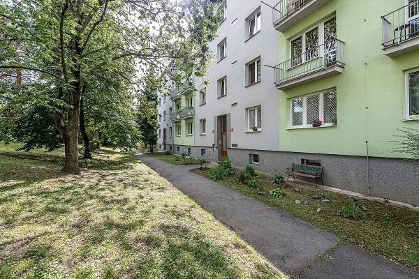 Prodej bytu 3+kk 54 m², Trenčínská, Praha, Praha
