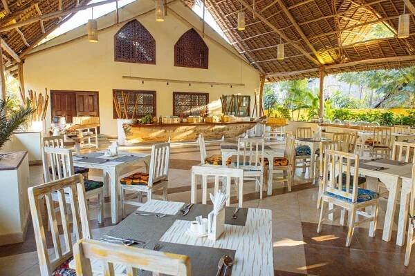 Dovolená na Zanzibaru vč. letenek: 4* hotel s all inclusive, přímo u pláže Michamvi
