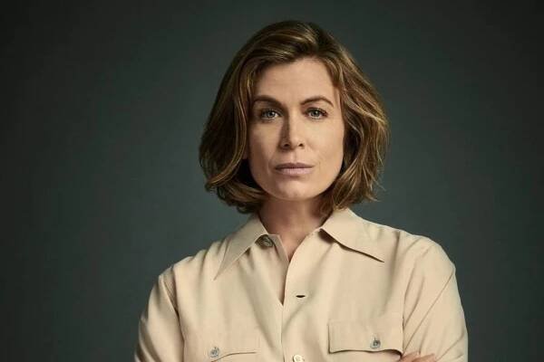 Season 1 — Bookish with Sonya Walger