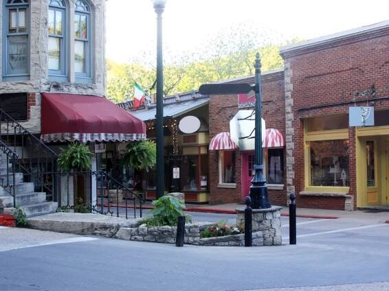 Eureka Springs Day Trip from Tulsa