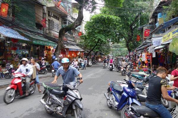 Benzínová čistka ve Vietnamu: Zákaz pro 72 milionů skútrů už má datum