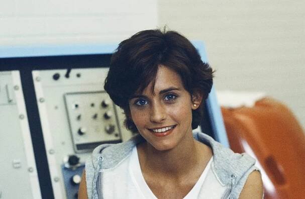 Courteney Cox in Misfits of Science (1985)