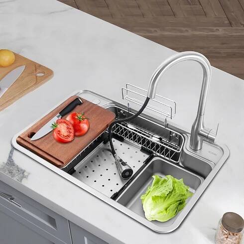 Multifunkční dřez 780 * 480 * 230 mm s kohoutkem. Počet komor dvě a půl komory