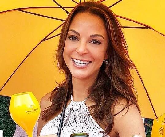 Eva LaRue Biography - Facts, Childhood, Family Life & Achievements