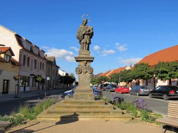 Socha svatého Jana Nepomuckého (Čelákovice)