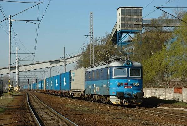 Soubor:122 053 CDC Ostrava hlavni nadrazi.jpg – Wikipedie