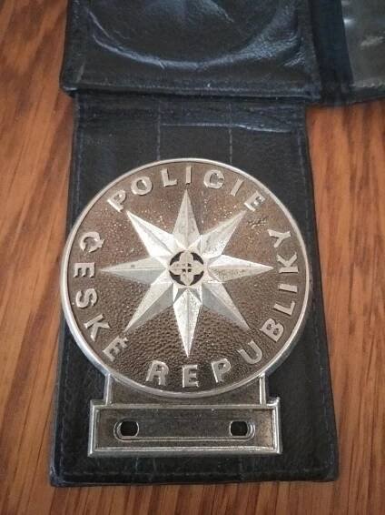 Služební odznak Policie ČR + pouzdro  - Sběratelství