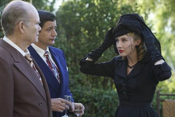 Agent Carter - Monsters - Z filmu - Kurtwood Smith, Wynn Everett