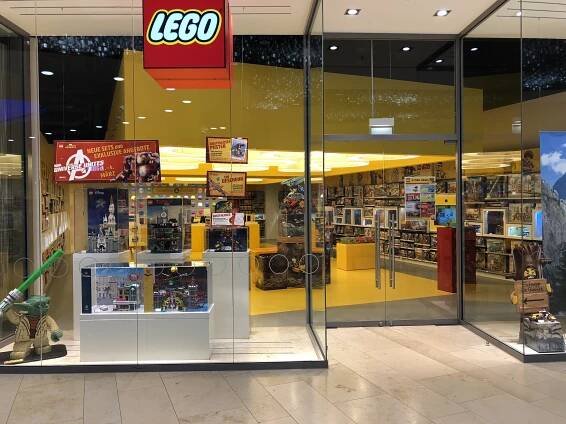 LEGO Marvel Wochenendaktionen - vor Ort im LEGO Store München Pasing - Brickzeit
