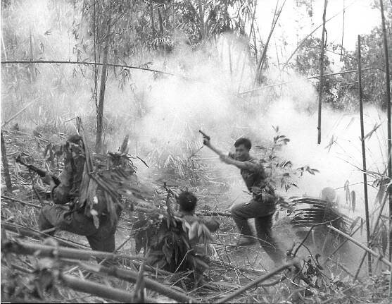 Poručíme větru dešti. Američané si za války hráli s počasím nad Vietnamem