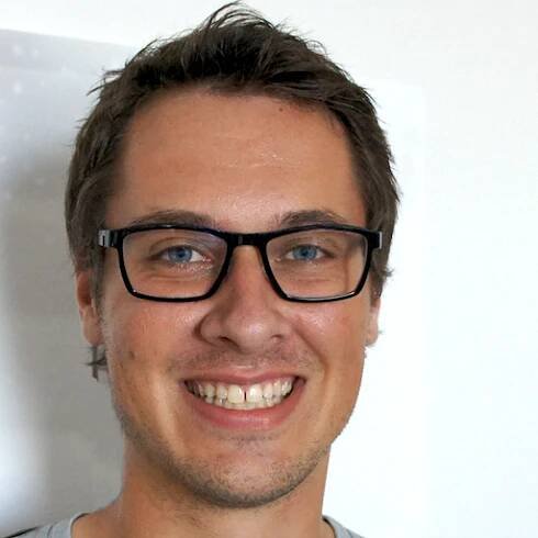 Film Snak Podcast – Film Snak er en dansk podcast, hvor Anders Holm og Troels Overgaard hver uge snakker om de seneste film