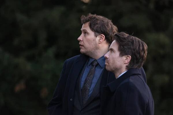 Showtrial - The Smaller Picture - Z filmu - Tom Padley, Joe Dempsie