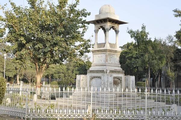 Monument to Sir James Lyall at Company Bagh