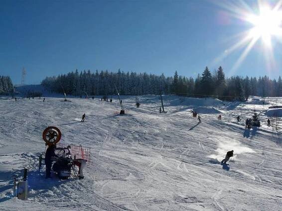 Svitavská sjezdovka - pohled od chaty U potoka - k pronajmutí Čenkovice - foto 30