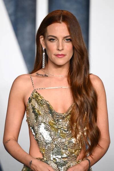 BEVERLY HILLS, CALIFORNIA - MARCH 12: Riley Keough attends the 2023 Vanity Fair Oscar Party hosted by Radhika Jones at Wallis Annenberg Center for the Performing Arts on March 12, 2023 in Beverly Hills, California.  (Photo by Karwai Tang/WireImage,)