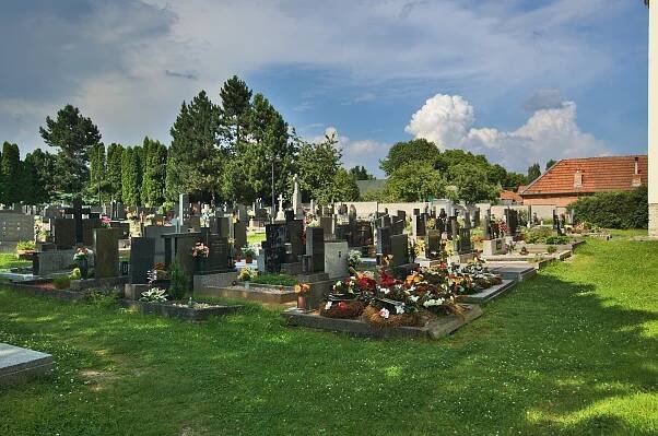 Soubor:Hřbitov, Molenburk, Vysočany, okres Blansko.jpg