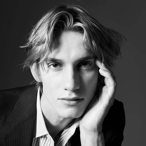 CELINE HOMME – PORTRAIT OF AN ACTOR – LEVON HAWKE | Avenue Montaigne