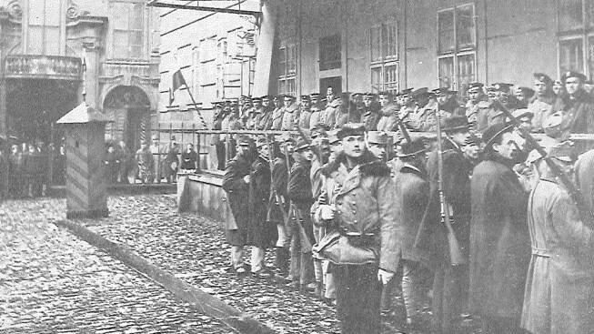 Jak se obyvatelé monarchie měnili na Čechy. O předsudcích, mýtech a národních představách | Plus