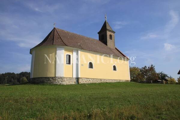 Grosswolfgers, návesní kaple | Znamení víry v krajině