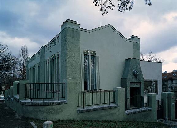 Šaloun's Villa or Šalounova Vila