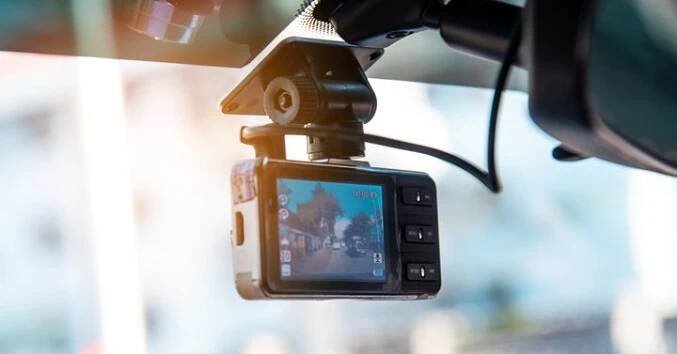 Kamera v autě pomůže jako důkaz viny při nehodě, ale pozor v zahraničí - Auto4Drive.cz