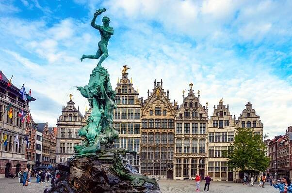 Na pár dní do Belgie. Gent je plný historie, Antverpy kaváren a Bruggy lidí. Za vidění stojí i další města