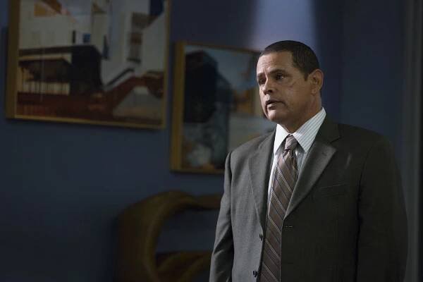 Closer: Nové případy - Vnitřní záležitosti - Z filmu - Raymond Cruz