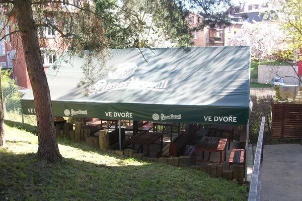 Restaurace Ve dvoře foto 1