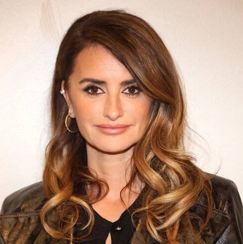 Penélope Cruz's uber short blonde bob is the epitome of the ‘mushroom’ hair trend
