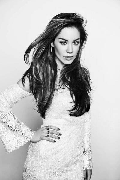 41 Sexiest Pictures Of Roxanne McKee | CBG