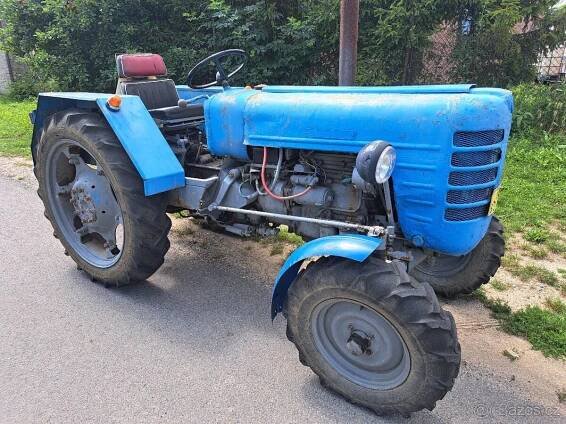 Zetor 3012 (3011)  zúžený do sadu s spz
