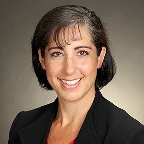 Jennifer Jordan Receives Outstanding Alumni Award from Amherst