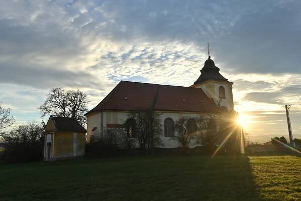 Vítejte v Ostřešanech. První zmínka o obci pochází z období Vánoc