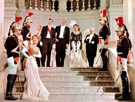 THE UNSINKABLE MOLLY BROWN, Debbie Reynolds, Vassili Lambrinos, Harve Presnell, Fred Essler, 1964