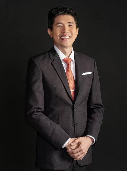 Eric T. Dykimching - Cruz Marcelo