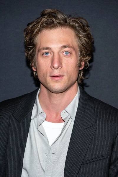 Jeremy Allen White’s Calvin Klein Campaign Photo Shoot Did Not Need to Go So Hard