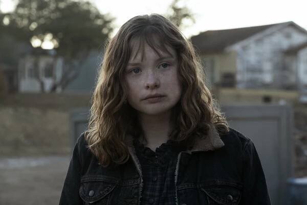 Živí mrtví: Počátek konce - Vítejte v klubu - Z filmu - Zoe Margaret Colletti