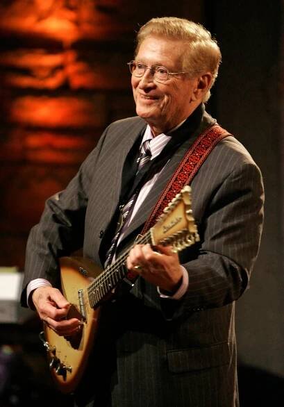 Harold Bradley, a Nashville Studio Master, Is Dead at 93