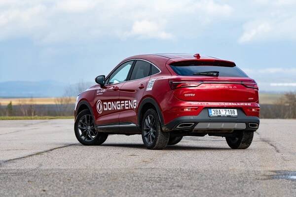 TEST: Čínský Dongfeng Fengon 5: Evropané pořád chtějí normální motory, jen už je málokdo nabízí