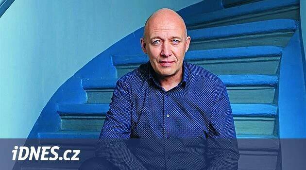 Občas jsem i týden pryč. Manželka dobře ví, koho si vzala, říká herec Robert Jašków