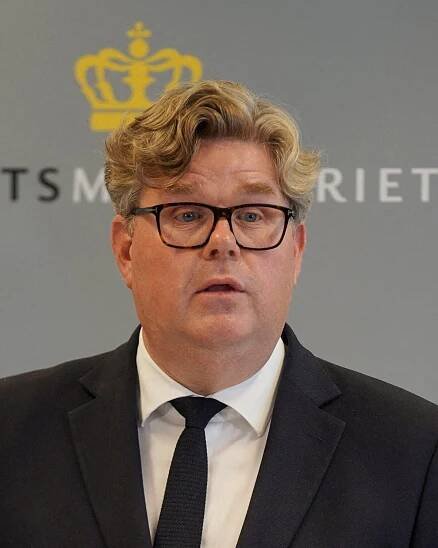 Sweden seeks to change constitution to be able to revoke citizenships