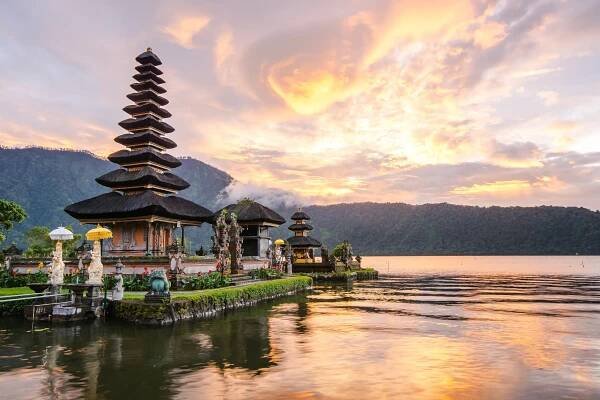 chrám ulun danu bratan na bali, indonésie - indonésie - stock snímky, obrázky a fotky