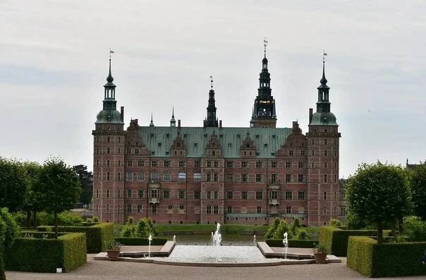 Castles in Denmark – Rosenborg, Frederiksborg castle & More