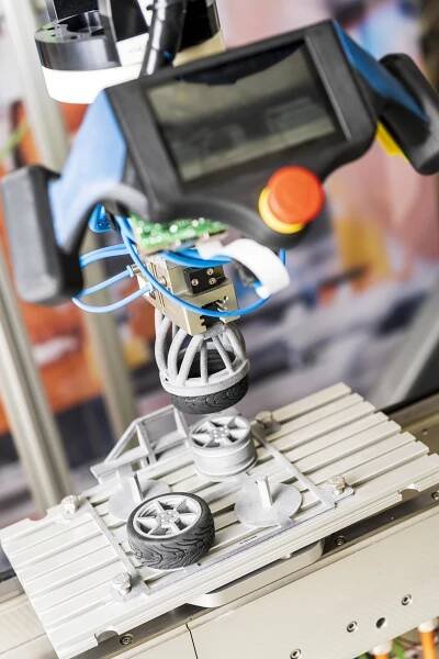 Národní centrum Průmyslu 4.0 Testbed pro Průmysl 4.0 v CIIRC ČVUT má nové technologie Siemens