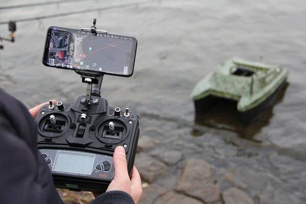 Devict Catamaran Fishing Robot