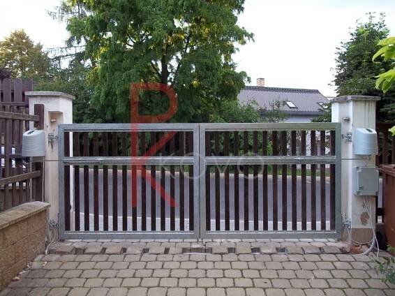 Křídlové brány vjezdové