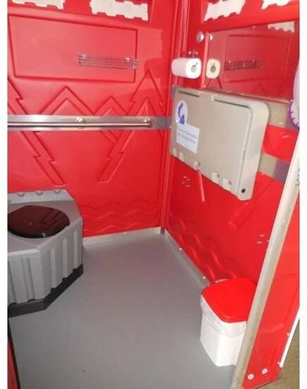 Mobilní WC - mobilní toaleta s přebalovacím pultem TOI TOI BABY