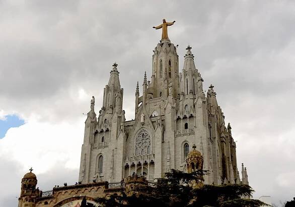 Hora Tibidabo: vstup(né), otevírací doba, tipy, zajímavosti, mapa a další