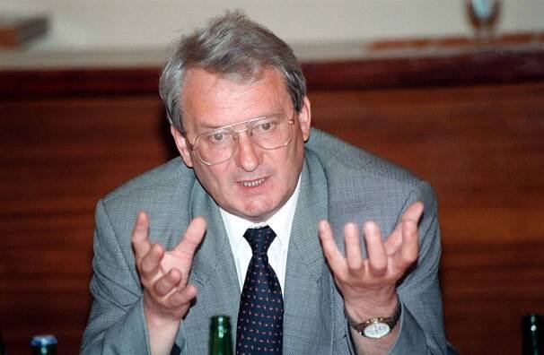 Kroky vlády jsou zmatené. Její představitelé nám zamlčují cenu současných opatření, říká Ivan Kočárník