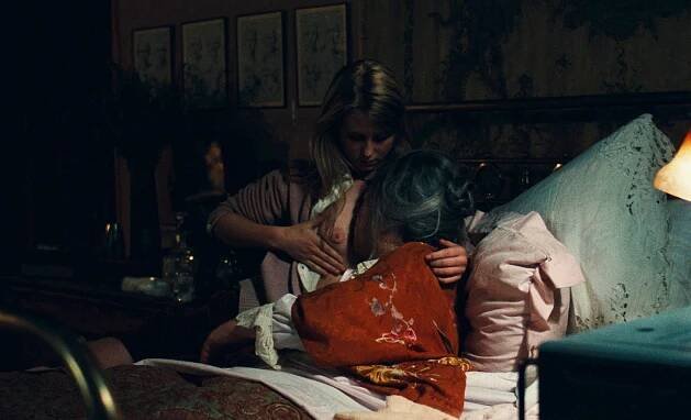 Cathryn Harrison, Therese Giehse - Black Moon - Z filmu